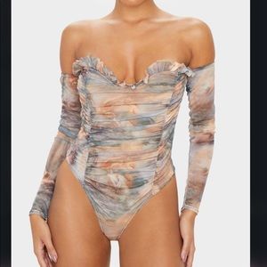 Pretty Little Thing Printed Long Sleeve Bodysuit
